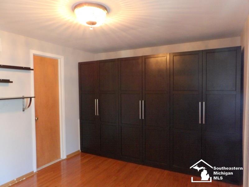 22128 Derby Road Woodhaven, MI 48183 - Photo 29 of 41