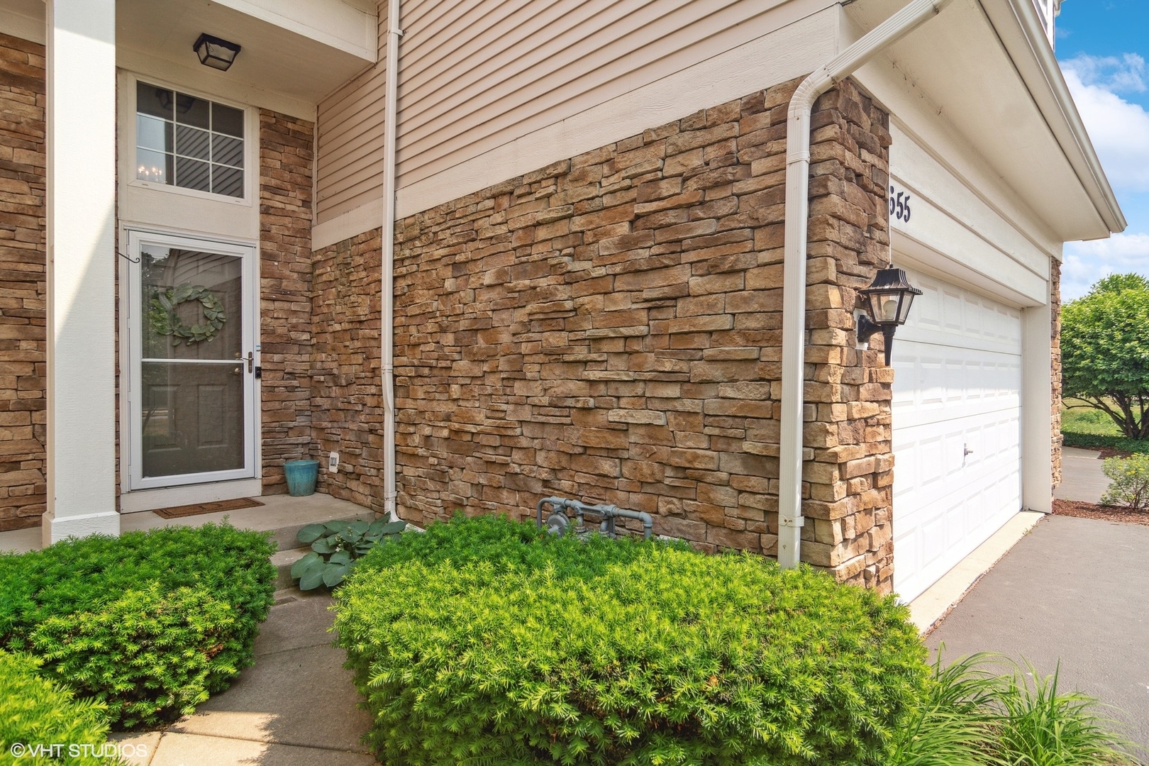655 Pointe Drive Crystal Lake, IL 60014 - Photo 2 of 22 a view of a pathway door of the house