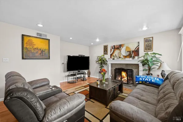 $585,000 | 443 Hartwick Lane, Fairfield, CA 94533