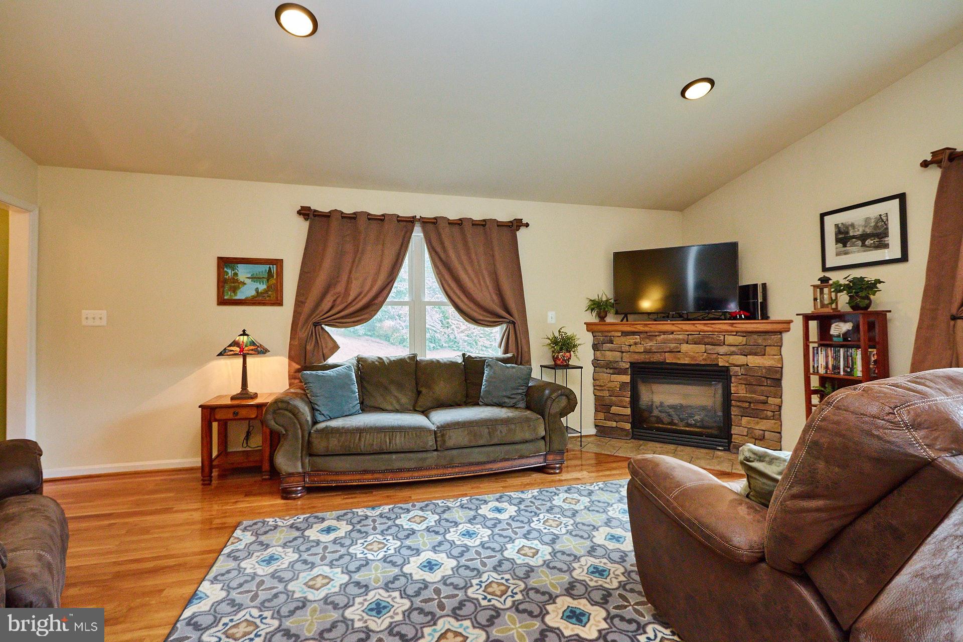 1745 High Top Road Linden, VA 22642 - Photo 7 of 24