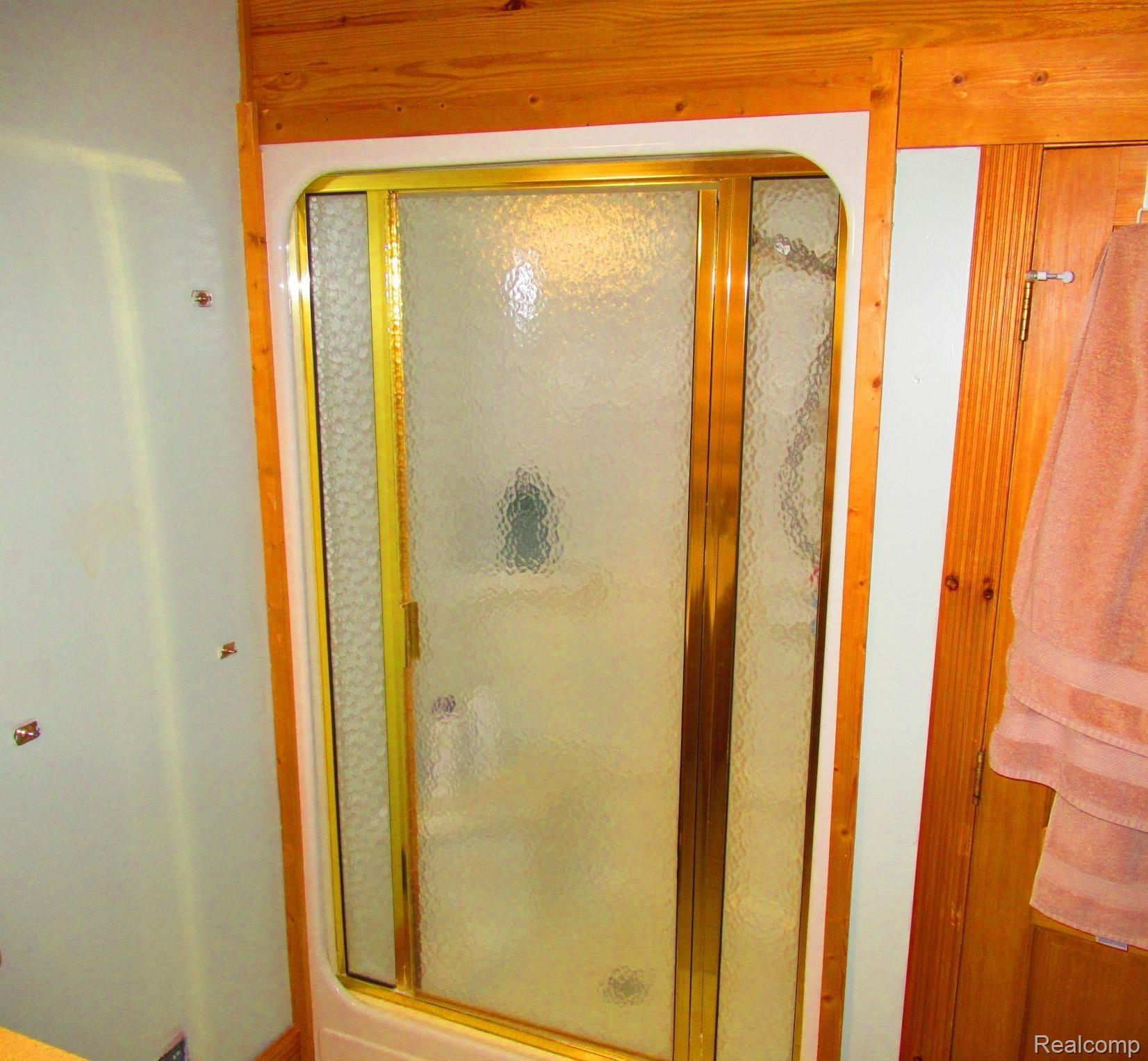 4866 Witt Road St. Clair, MI 48079 - Photo 44 of 98 MasterBath.Shower