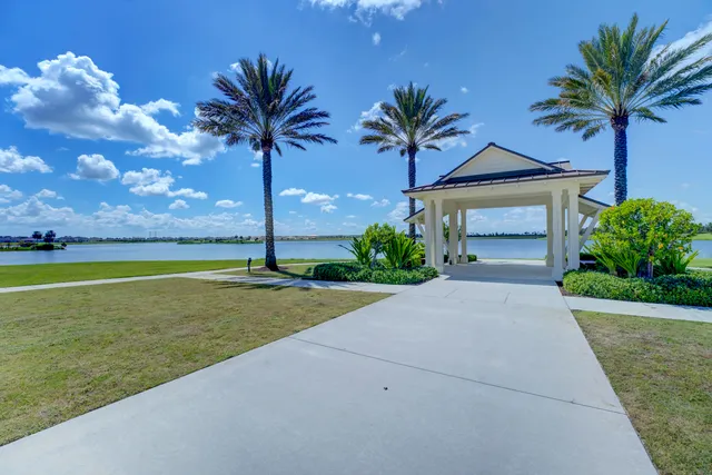 $925,000 | 1120 Wandering Willow Way, Loxahatchee, FL 33470