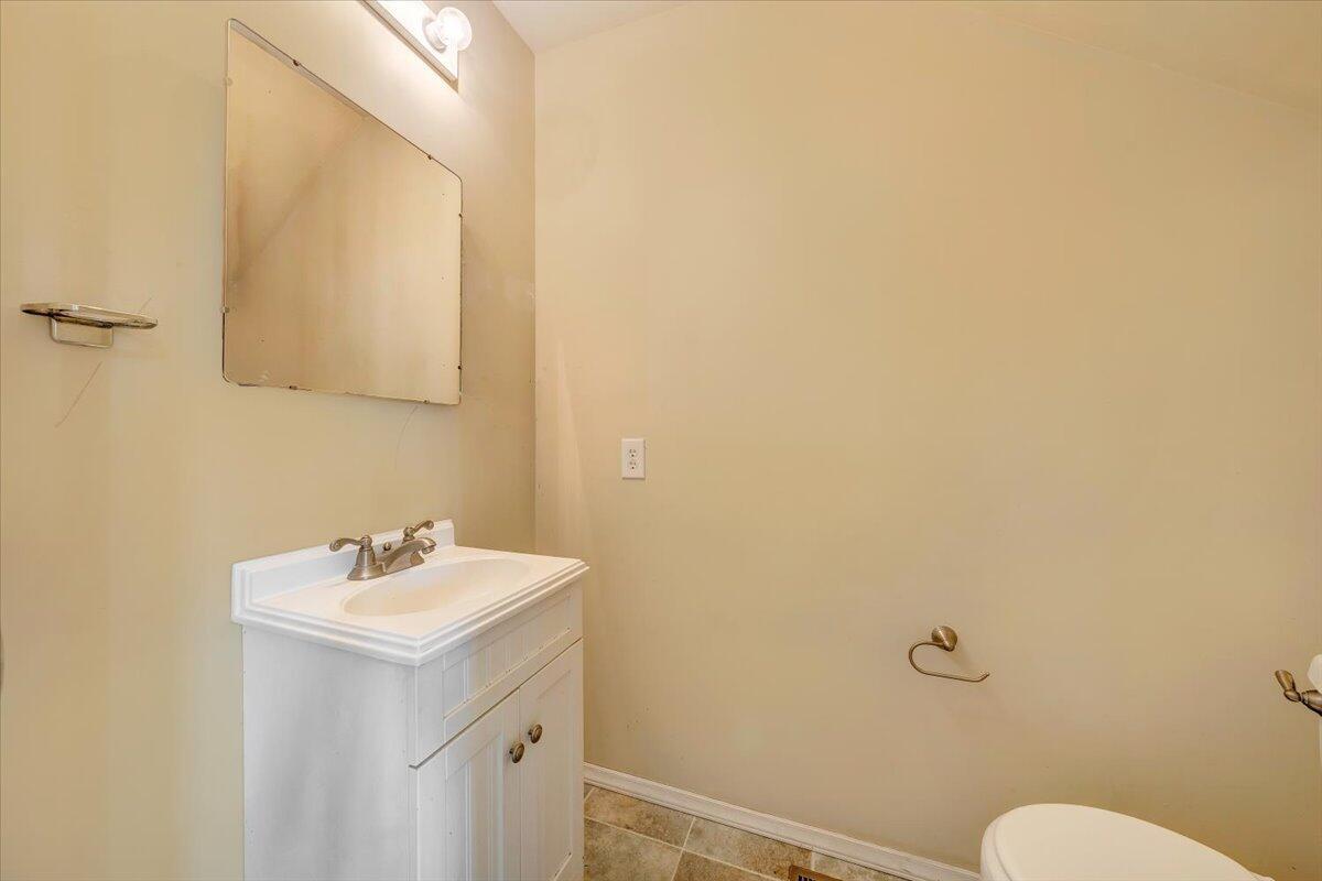 777 Mountain Pass Road Blue Ridge, VA 24064 - Photo 19 of 44 .