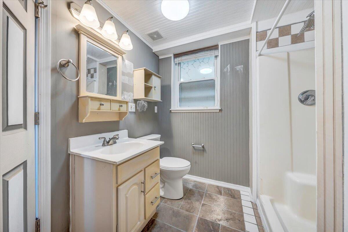 777 Mountain Pass Road Blue Ridge, VA 24064 - Photo 26 of 44 .