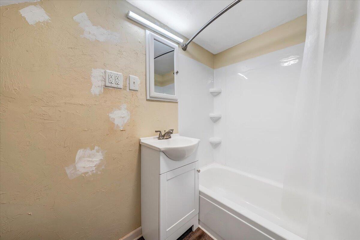 777 Mountain Pass Road Blue Ridge, VA 24064 - Photo 34 of 44 .