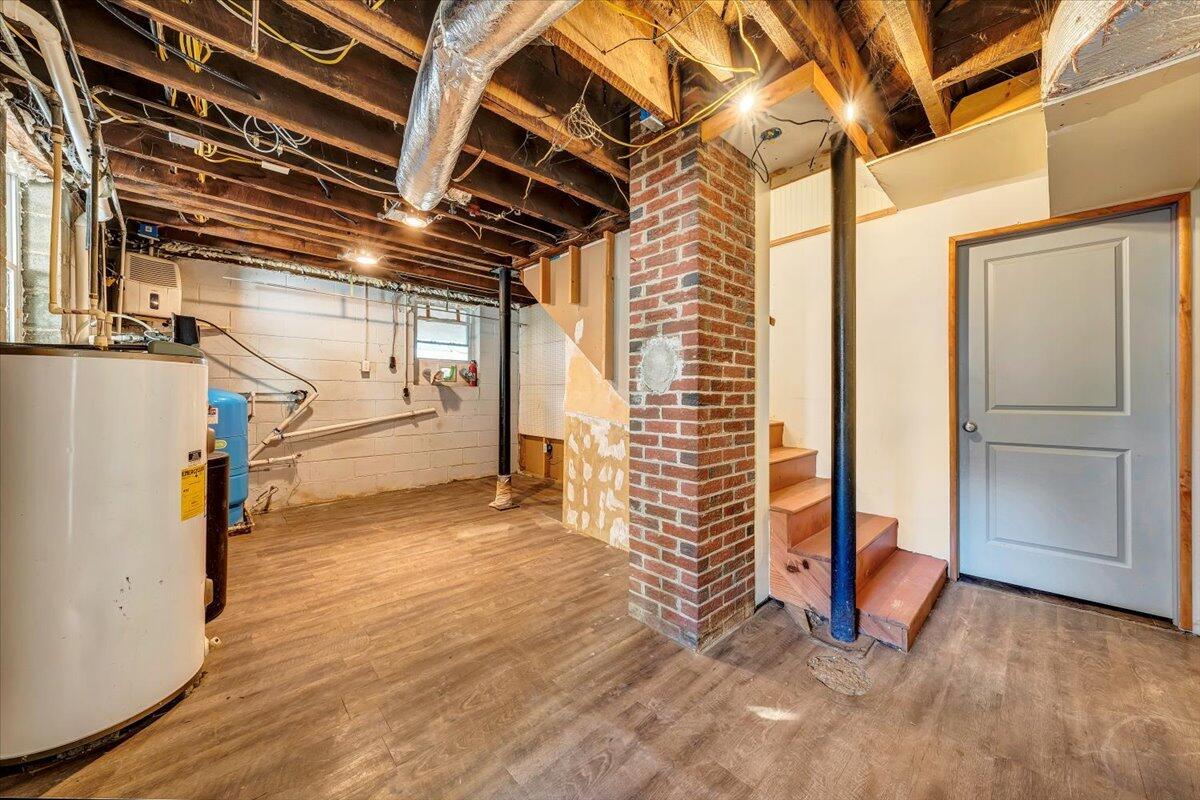 777 Mountain Pass Road Blue Ridge, VA 24064 - Photo 37 of 44 .