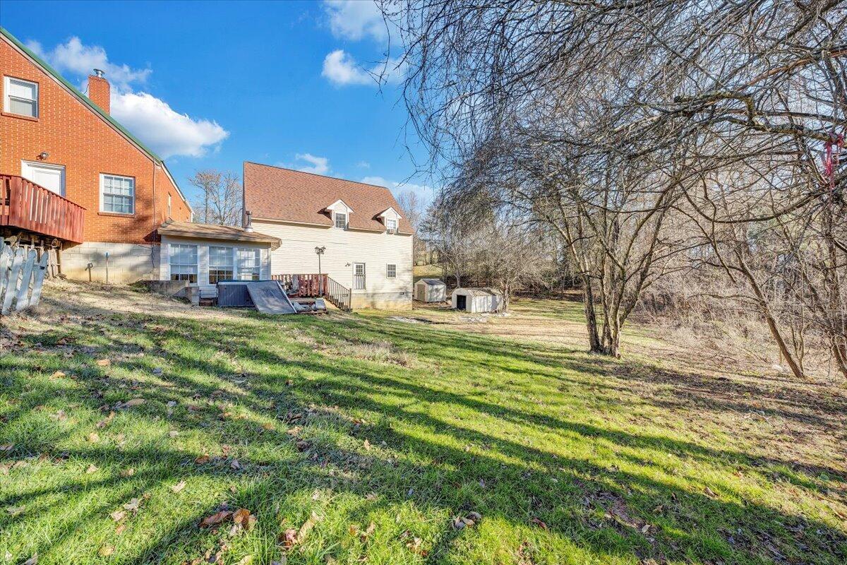 777 Mountain Pass Road Blue Ridge, VA 24064 - Photo 4 of 44 .