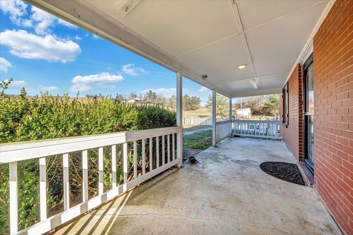 777 Mountain Pass Road Blue Ridge, VA 24064 - Photo 43 of 44 .