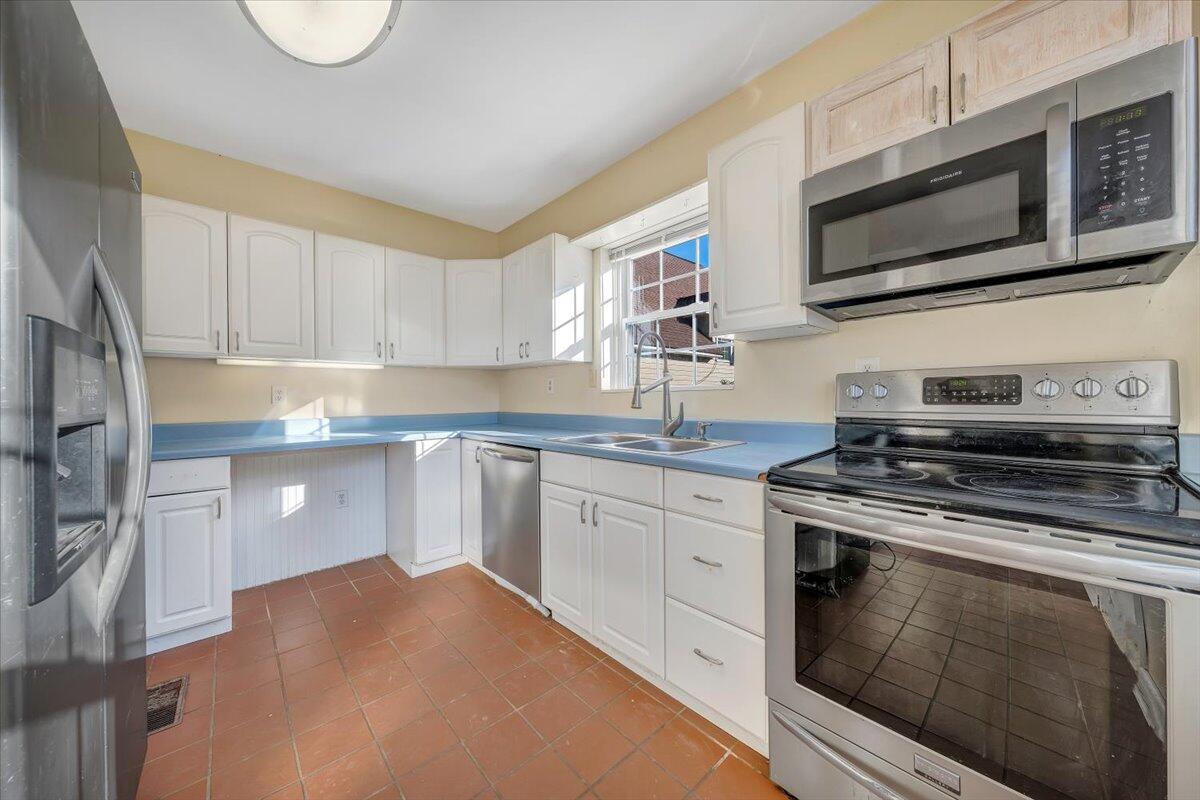 777 Mountain Pass Road Blue Ridge, VA 24064 - Photo 8 of 44 .