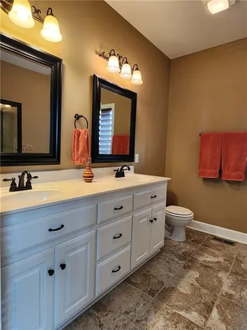 $447,900 | 19367 Tomahawk Lane, St. Joseph, MO 64505