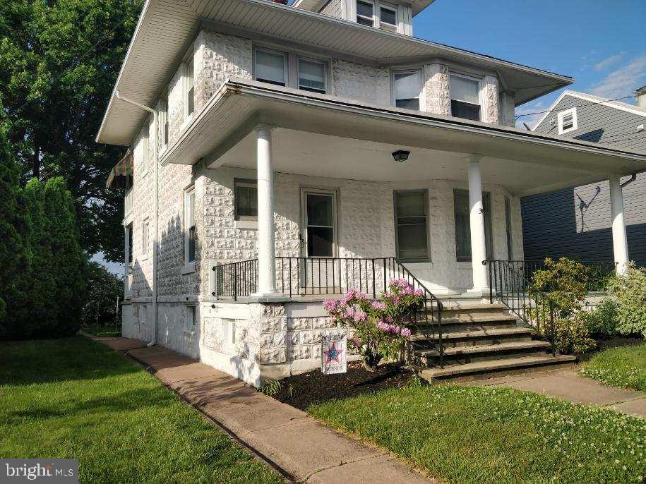 Front of this beautiful historic property