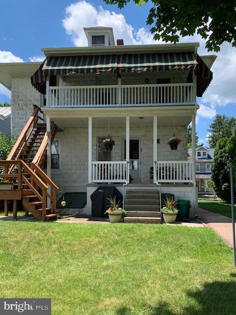 39 Philadelphia Avenue Reading, PA 19607 - Photo 31 of 32 Rear of house showing porches
