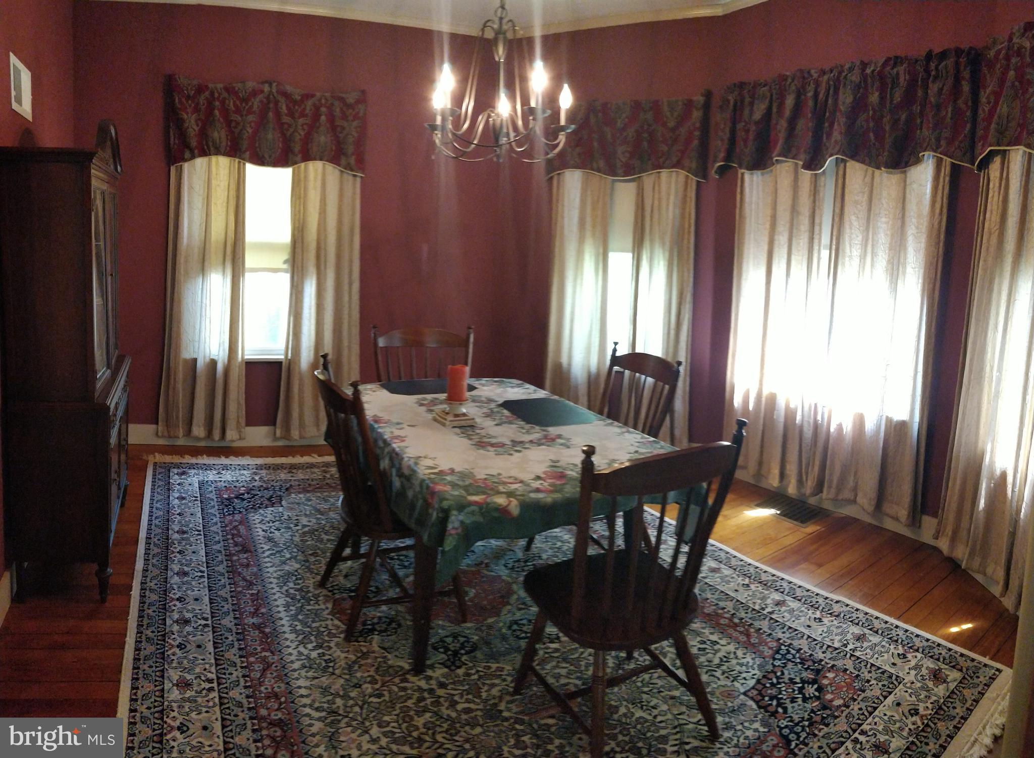 39 Philadelphia Avenue Reading, PA 19607 - Photo 5 of 32 Formal DR , 4 windows, lovely pine floor
