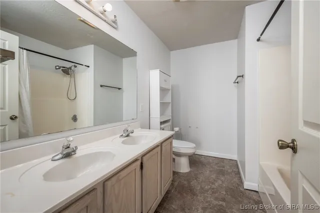 $1,700 | 303 Colonial Club Drive, New Albany, IN 47150