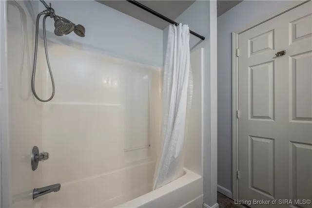 $1,700 | 303 Colonial Club Drive, New Albany, IN 47150