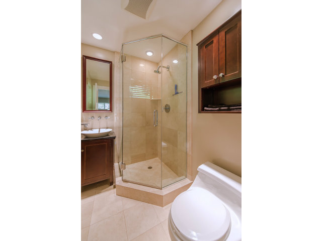 1385 Avondale Road Hillsborough, CA 94010 - Photo 16 of 23