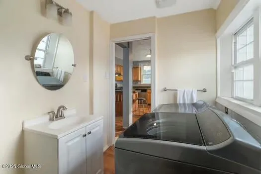 $299,900 | 1039 Parkwood Boulevard, Schenectady, NY 12308