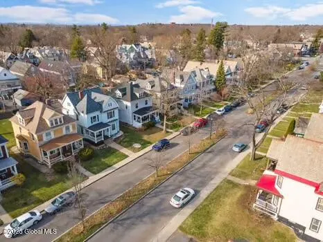 $299,900 | 1039 Parkwood Boulevard, Schenectady, NY 12308