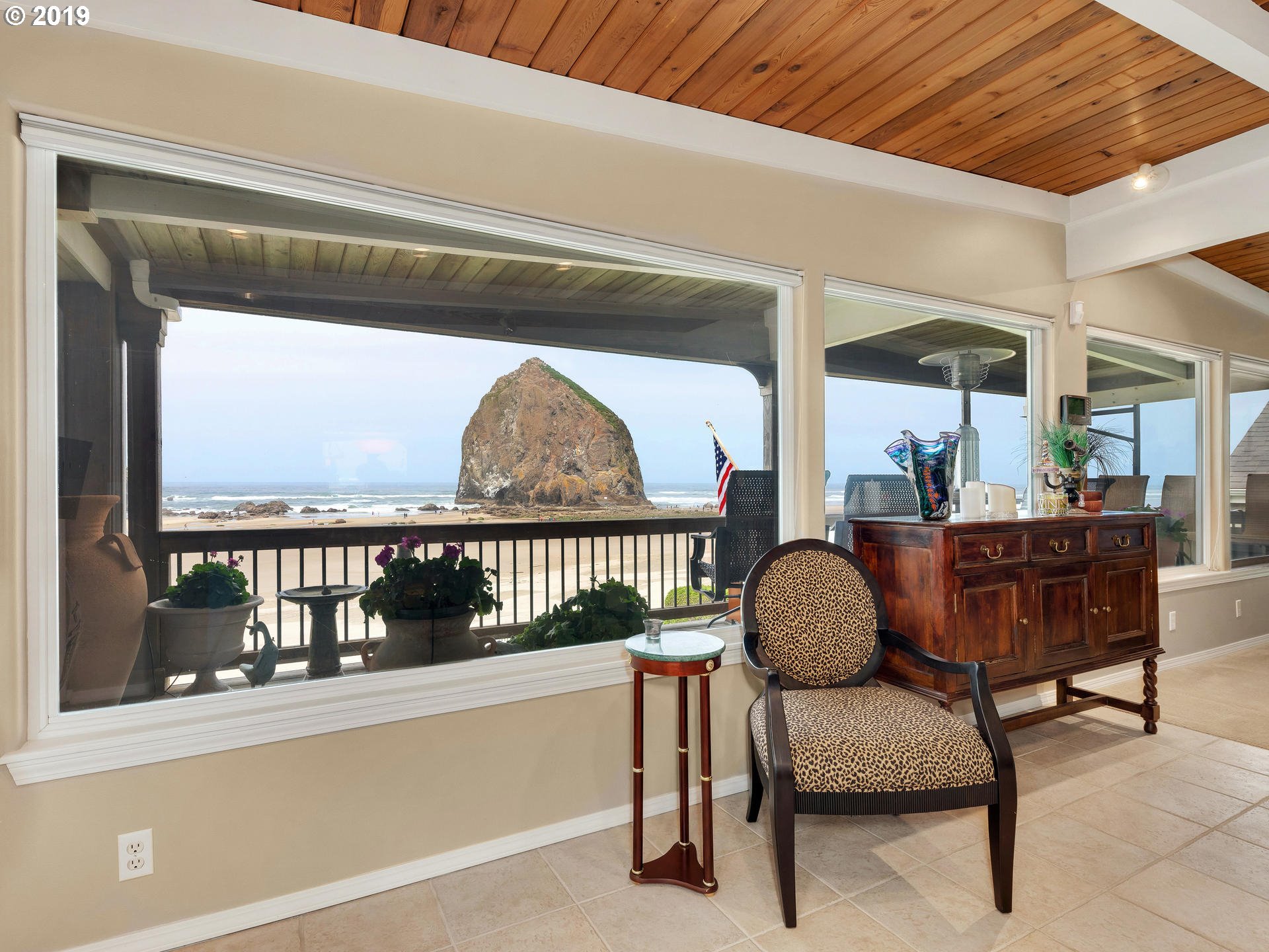 1868 South Pacific Street Cannon Beach, OR 97110 - Photo 14 of 31