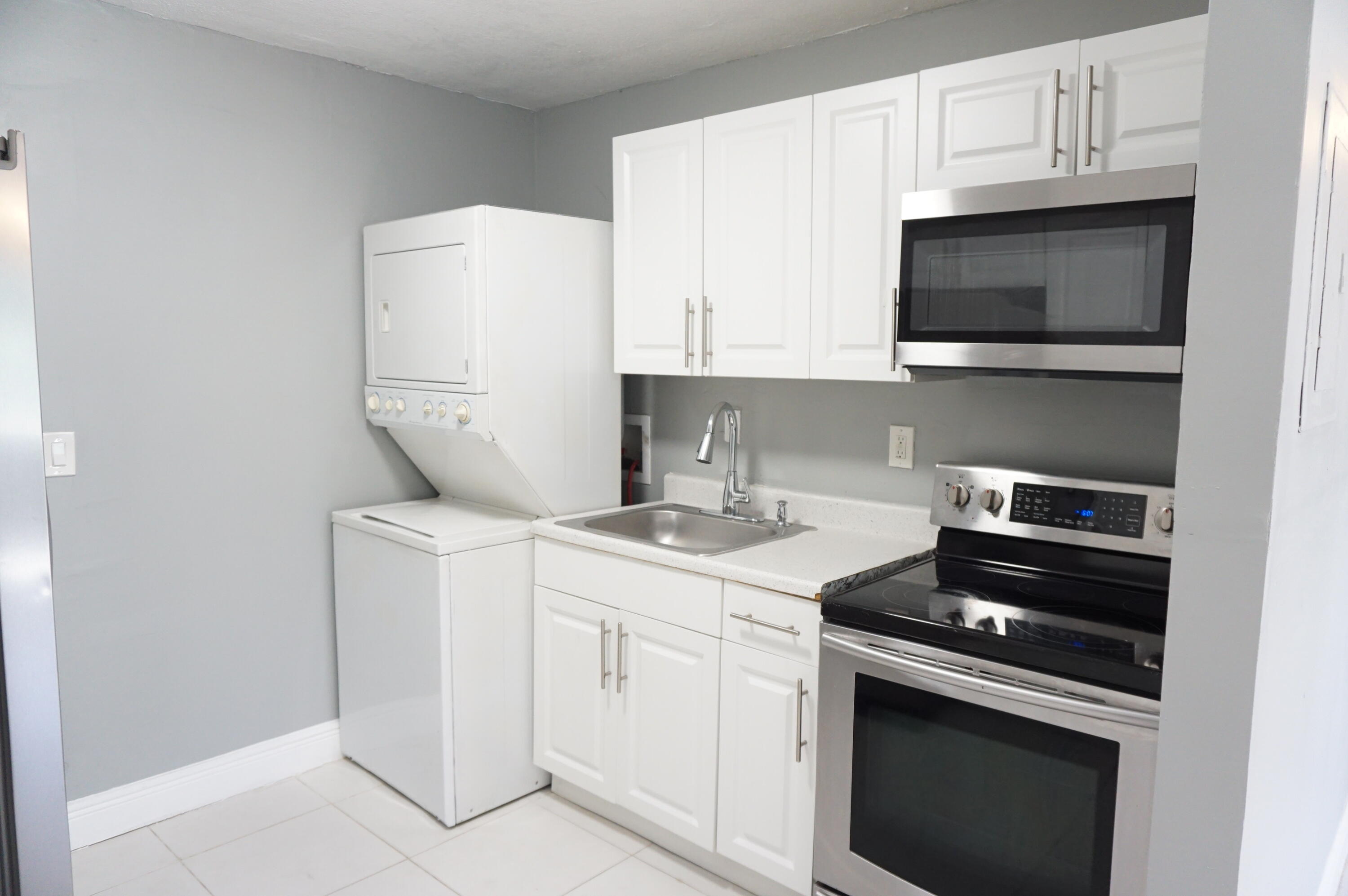 1456 West 29th St Unit 2