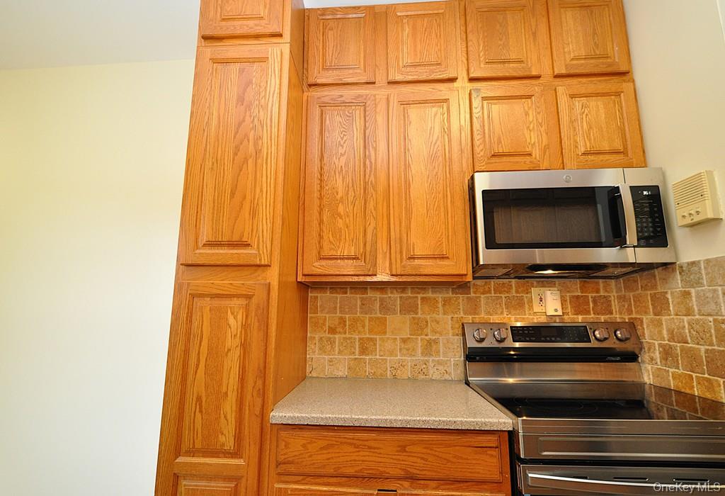 120 Stonelea Place, Unit 3M New Rochelle, NY 10801 - Photo 20 of 35