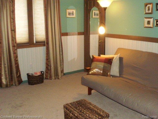 573 Shellbourne Drive Rochester, MI 48309 - Photo 16 of 24 015.JPG