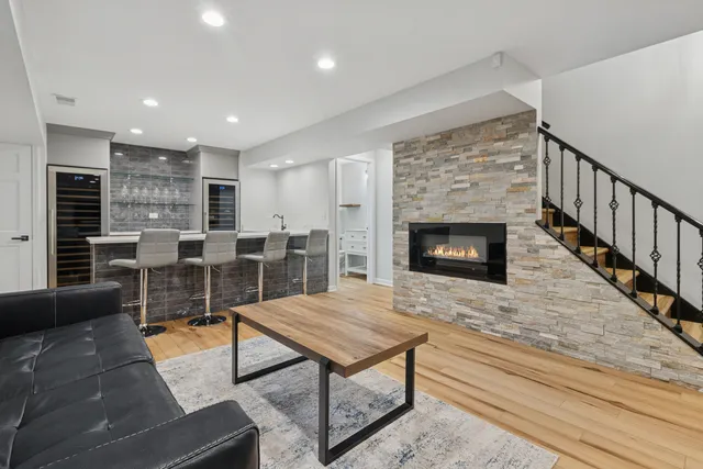 $619,000 | 4284 Stableford Lane, Naperville, IL 60564