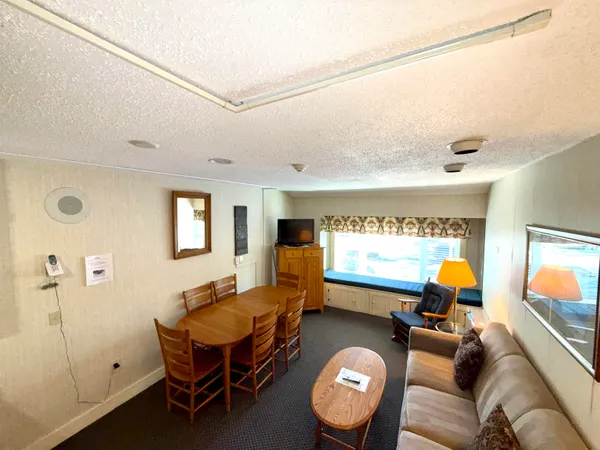 $1,200 | 46 Packard's Road, Unit 309 WEEK 48 OCTOBER, Waterville Valley, NH 03215