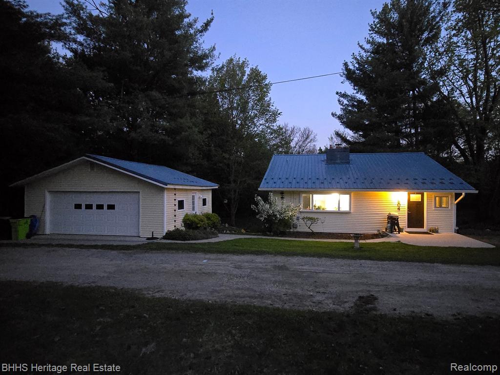 504 Union Street Fenton, MI 48430 - Photo 2 of 25 Gallery Image 2