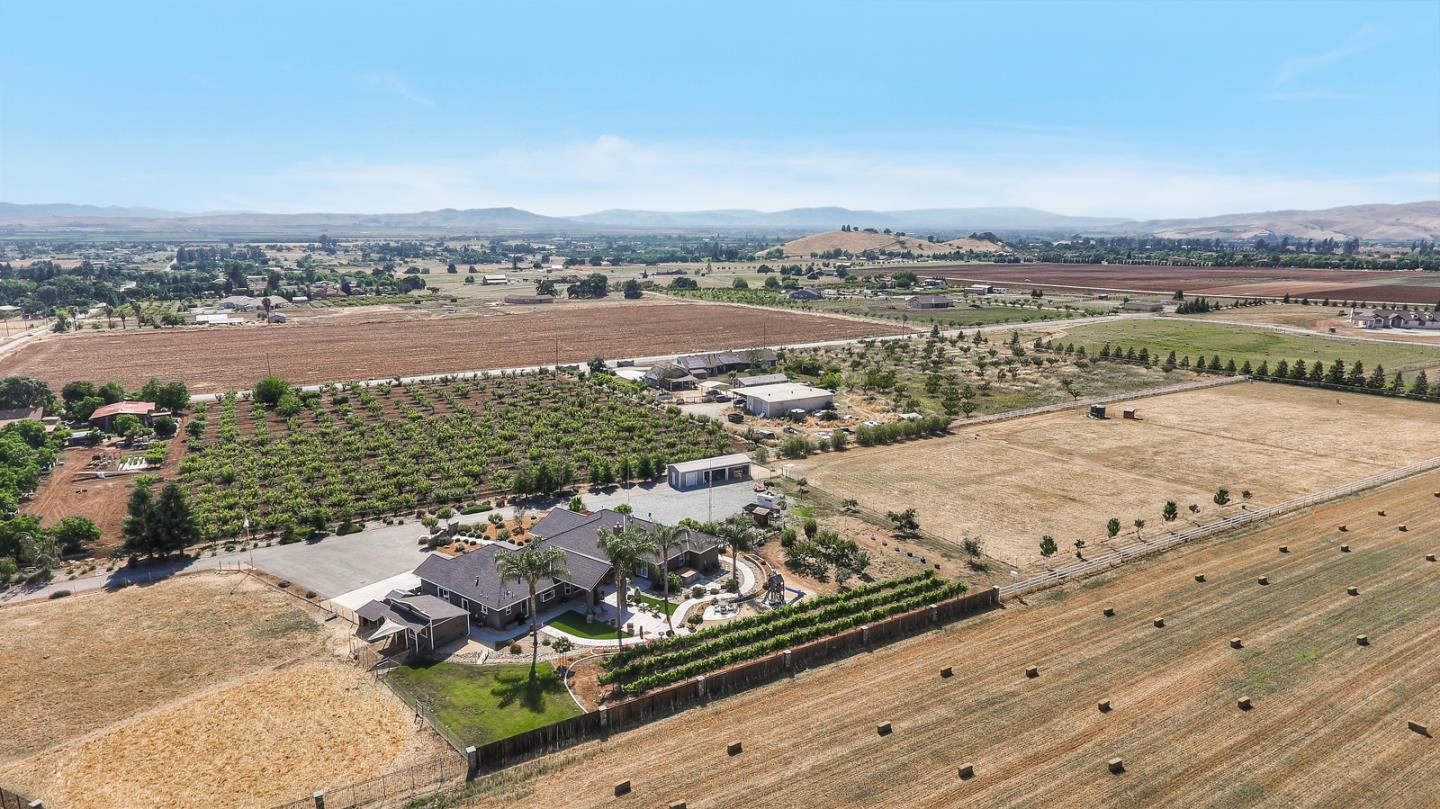 1700 Spring Grove Road Hollister, CA 95023 - Photo 29 of 36 Gallery Image 29
