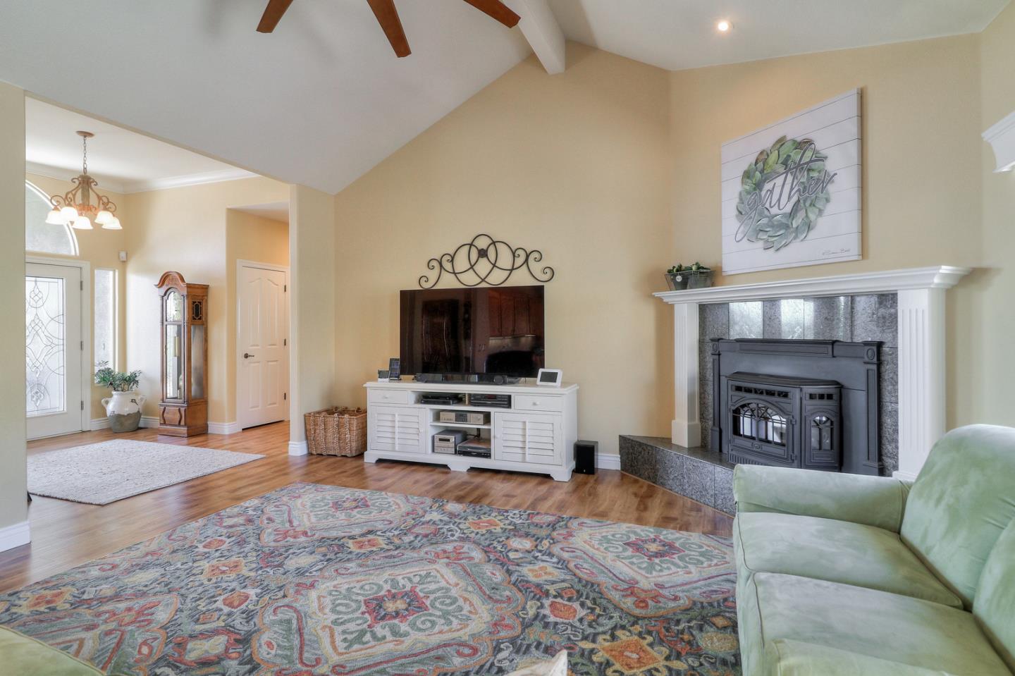 1700 Spring Grove Road Hollister, CA 95023 - Photo 8 of 36 Gallery Image 8
