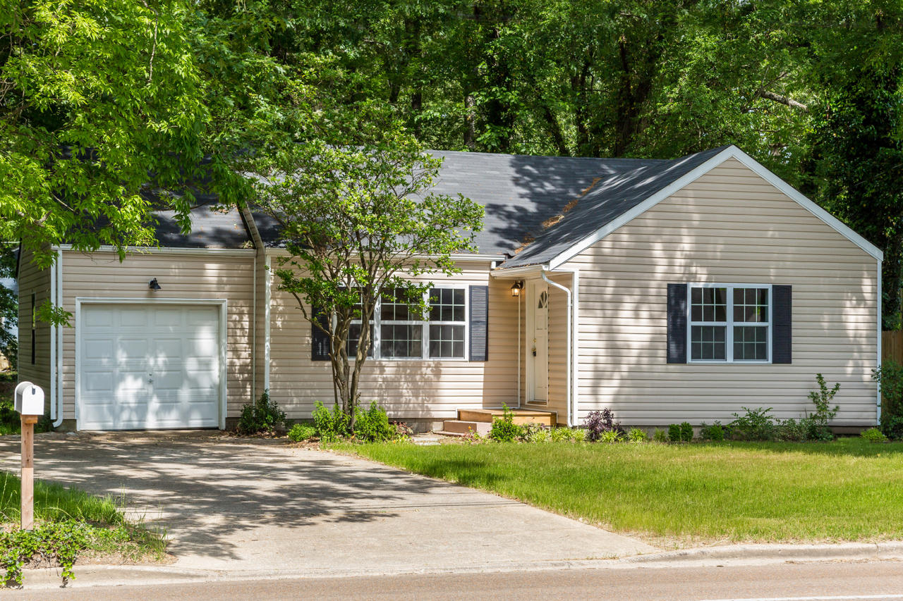 633 North Moore Road Chattanooga, TN 37411 - Photo 15 of 15 633 N Moore Rd Chattanooga, TN 37411 - 1