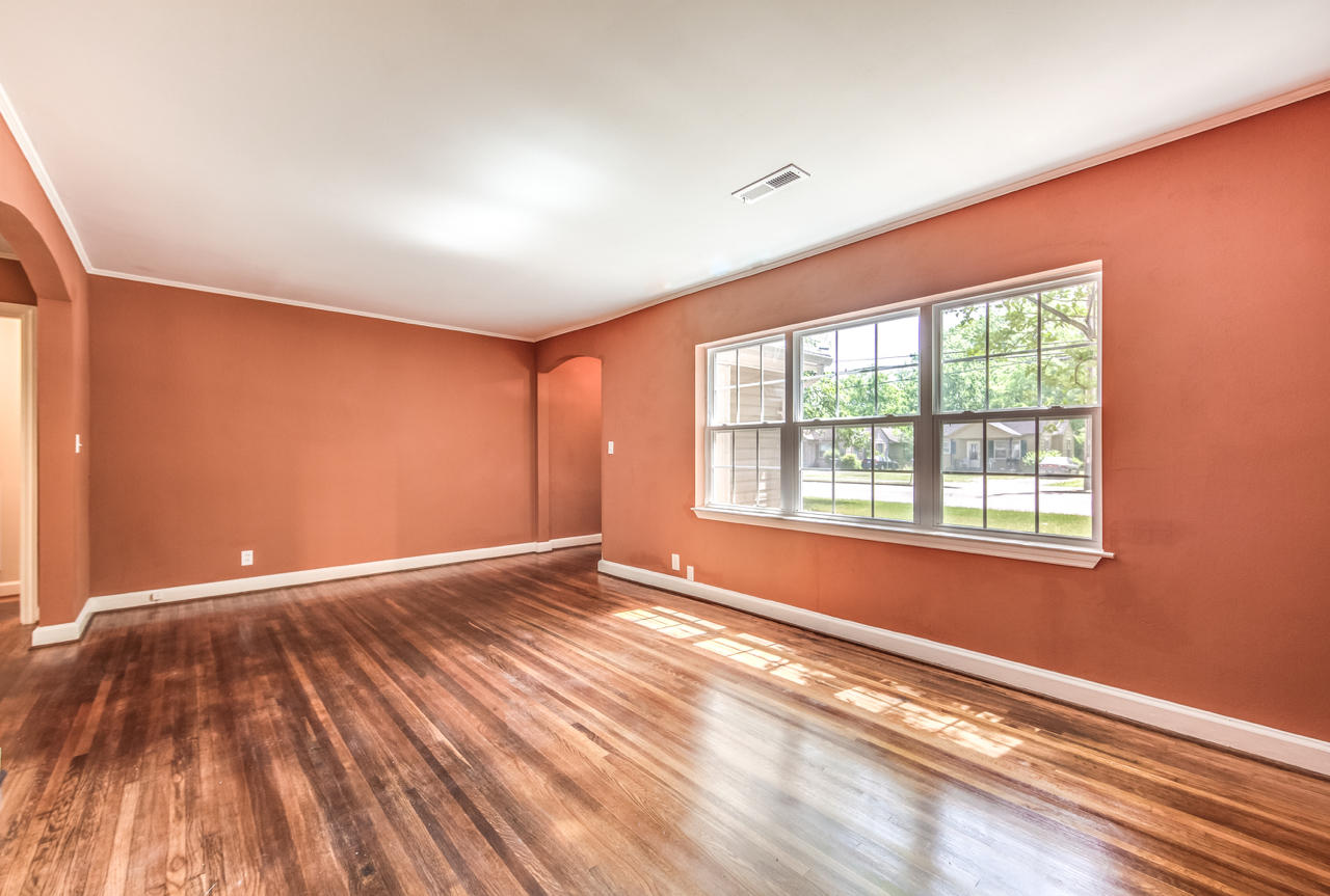 633 North Moore Road Chattanooga, TN 37411 - Photo 4 of 15 633 N Moore Rd Chattanooga, TN 37411 - 0