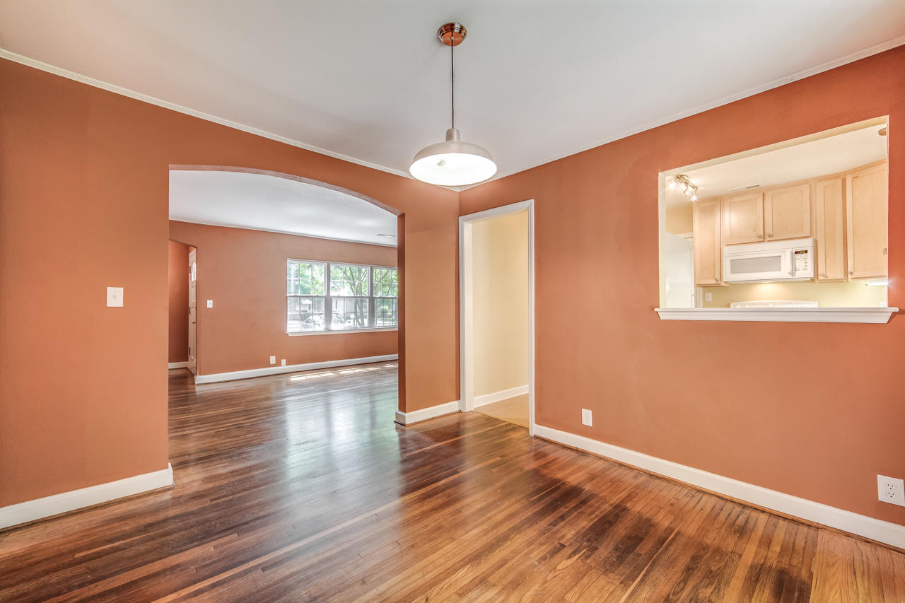 633 North Moore Road Chattanooga, TN 37411 - Photo 5 of 15 633 N Moore Rd Chattanooga, TN 37411 - 0