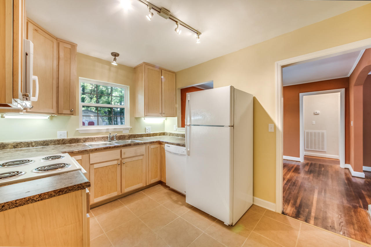 633 North Moore Road Chattanooga, TN 37411 - Photo 7 of 15 633 N Moore Rd Chattanooga, TN 37411 - 0