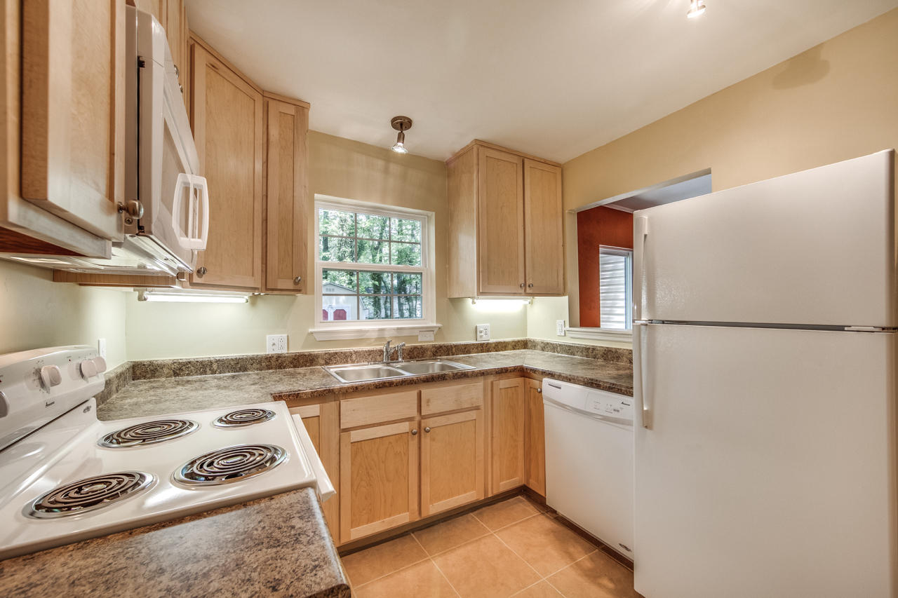 633 North Moore Road Chattanooga, TN 37411 - Photo 8 of 15 633 N Moore Rd Chattanooga, TN 37411 - 0