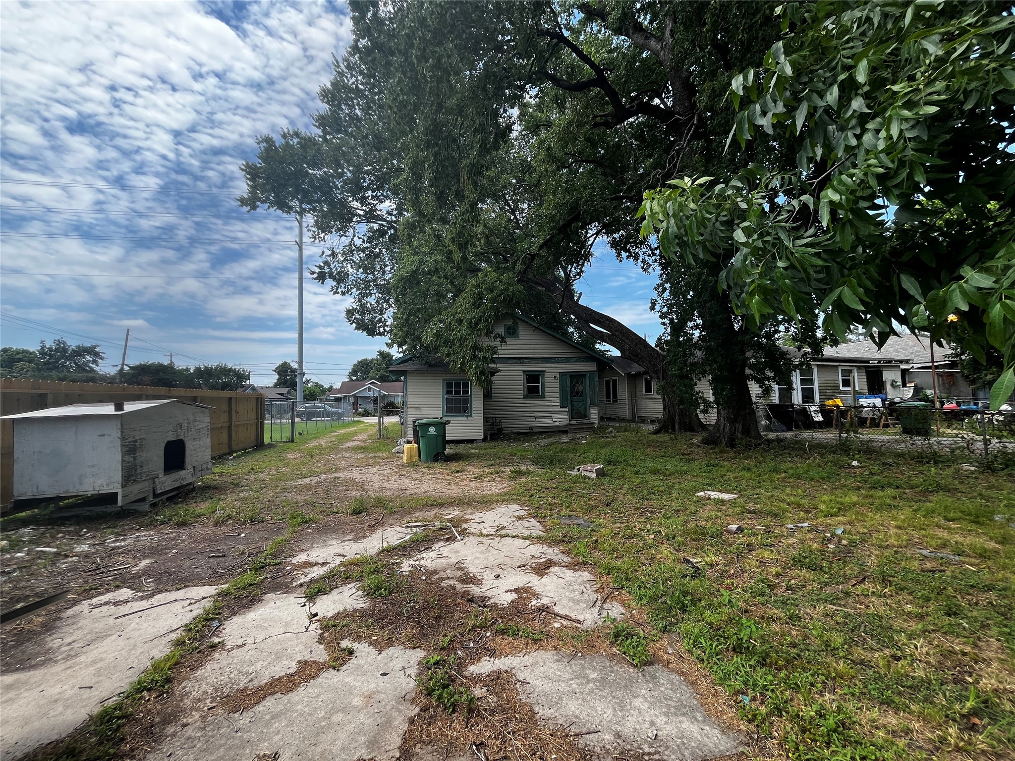 6015 Brady Street Houston, TX 77011 - Photo 7 of 18