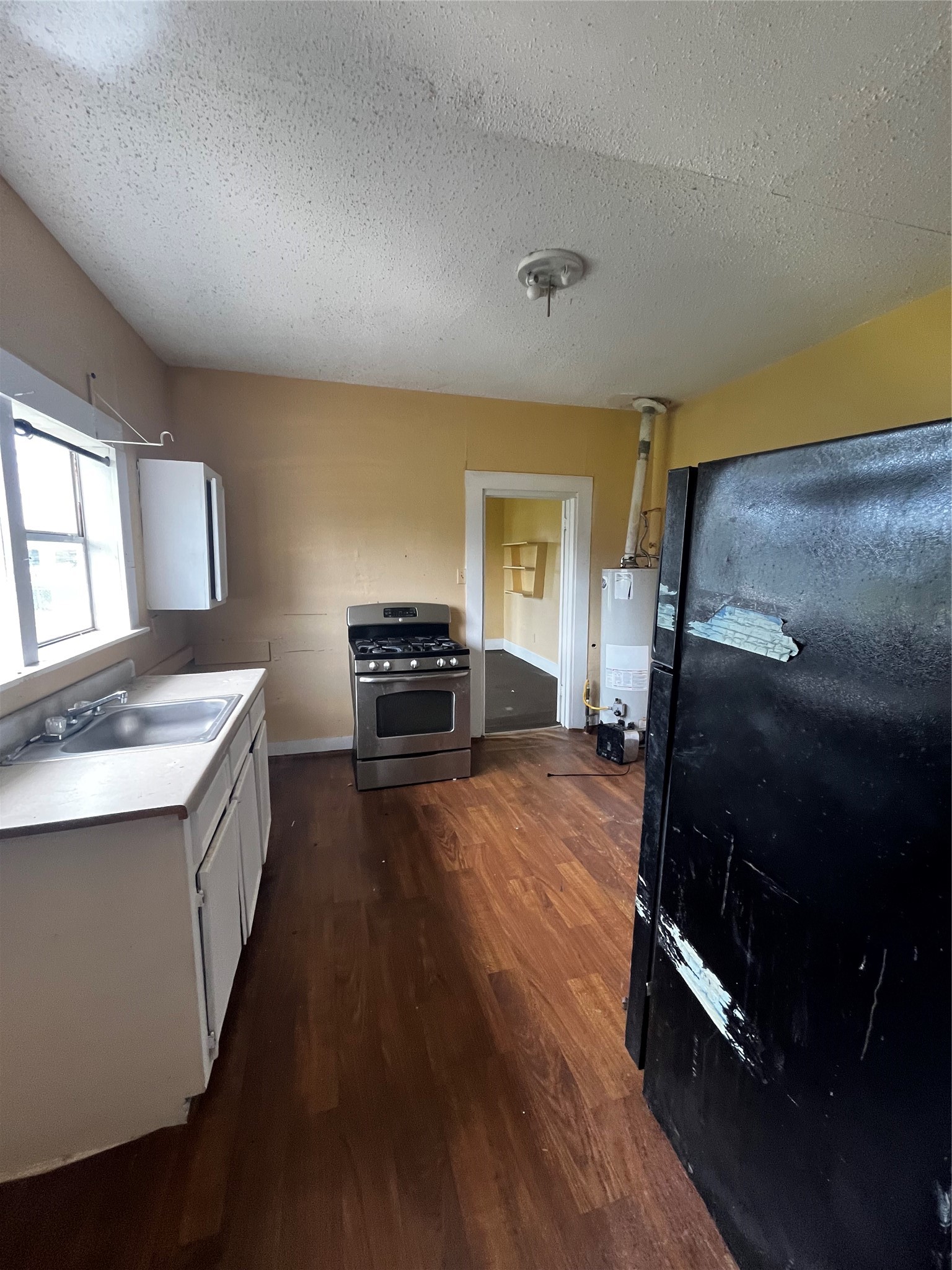 6015 Brady Street Houston, TX 77011 - Photo 10 of 18