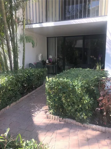 $2,300 | 3545 South Ocean Boulevard, Unit 105, South Palm Beach, FL 33480