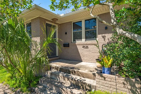 $345,000 | 4526 South Avenue Avenue South, Galveston, TX 77550