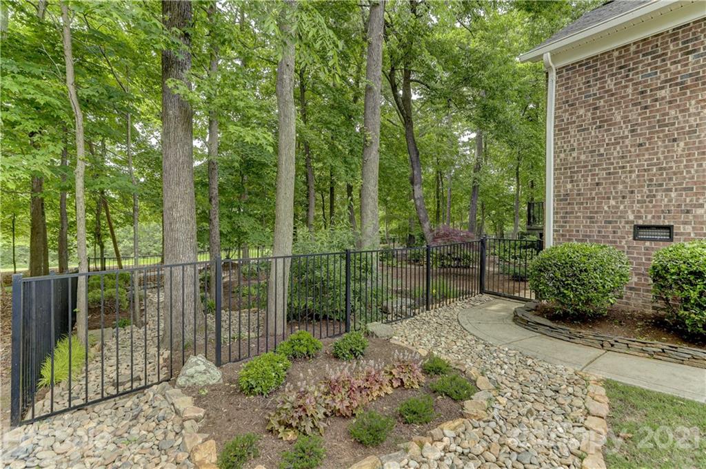 16909 Turtle Point Road Charlotte, NC 28278 - Photo 33 of 47 Gallery Image 33