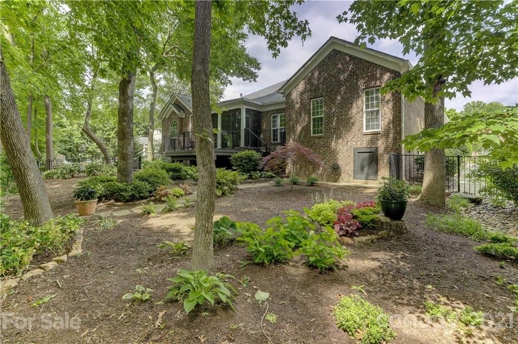 16909 Turtle Point Road Charlotte, NC 28278 - Photo 37 of 47 Gallery Image 37
