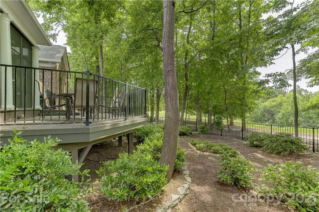 16909 Turtle Point Road Charlotte, NC 28278 - Photo 38 of 47 Gallery Image 38