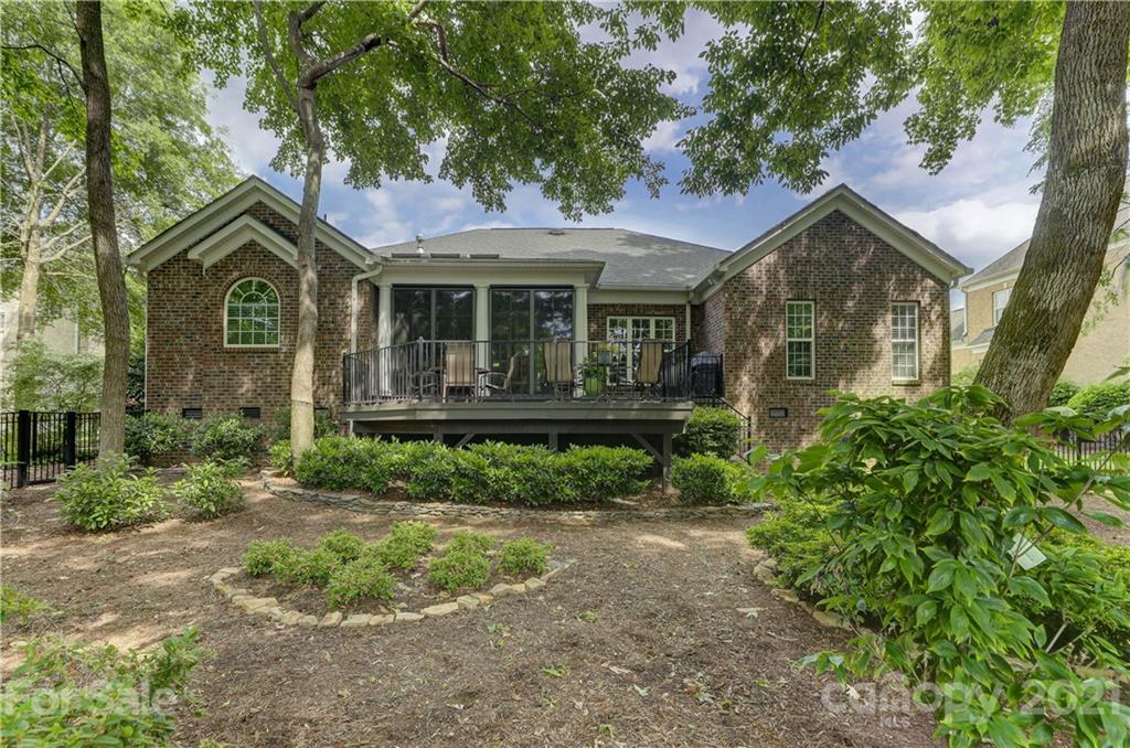 16909 Turtle Point Road Charlotte, NC 28278 - Photo 39 of 47 Gallery Image 39