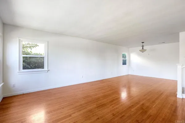 $1,700,000 | 903 Alberta Avenue, Oceanside, CA 92054