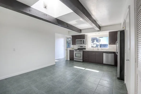 $1,700,000 | 903 Alberta Avenue, Oceanside, CA 92054