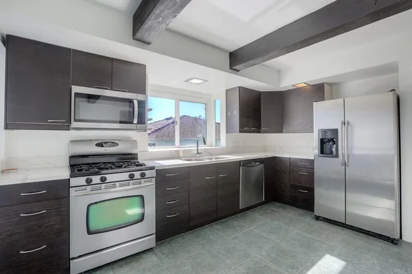 $1,700,000 | 903 Alberta Avenue, Oceanside, CA 92054