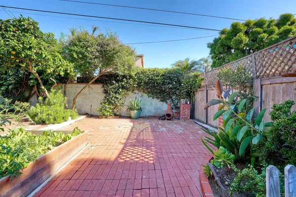 $1,700,000 | 903 Alberta Avenue, Oceanside, CA 92054