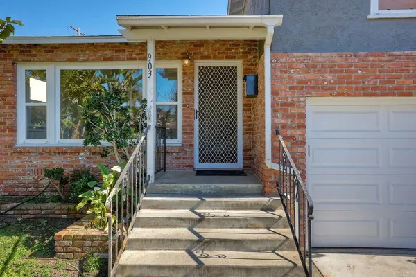 $1,700,000 | 903 Alberta Avenue, Oceanside, CA 92054