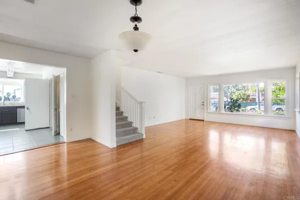 $1,700,000 | 903 Alberta Avenue, Oceanside, CA 92054